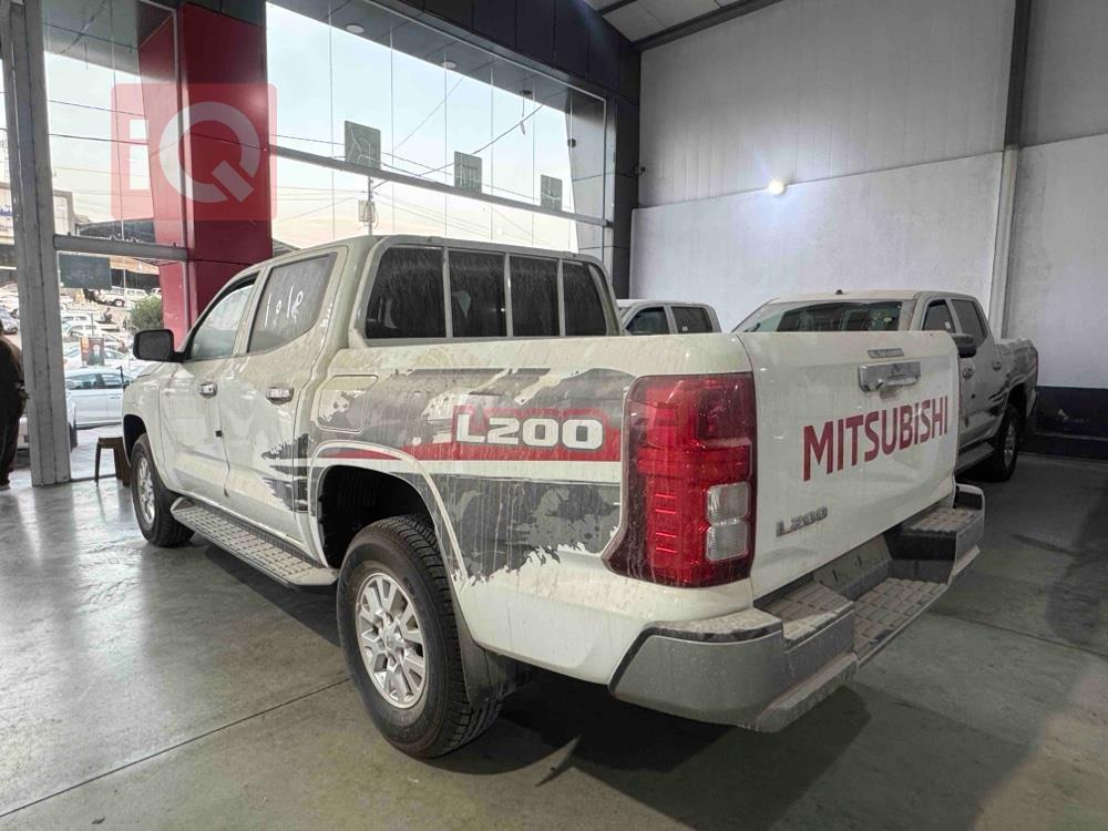 ميتسوبيشي L200